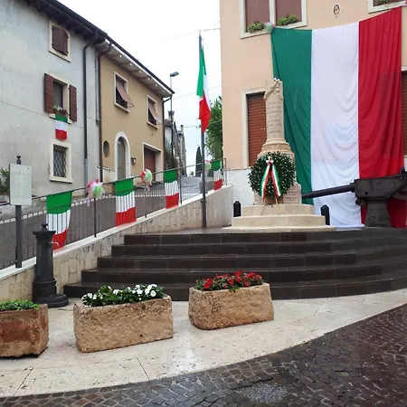 Al Castello - E Tra Verona E Di Garda 4*