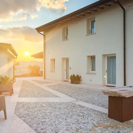 Al Castello - E Tra Verona E Di Garda Apartmanhotel 4*