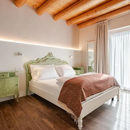 Al Castello - E Tra Verona E Di Garda 아파트호텔 4*